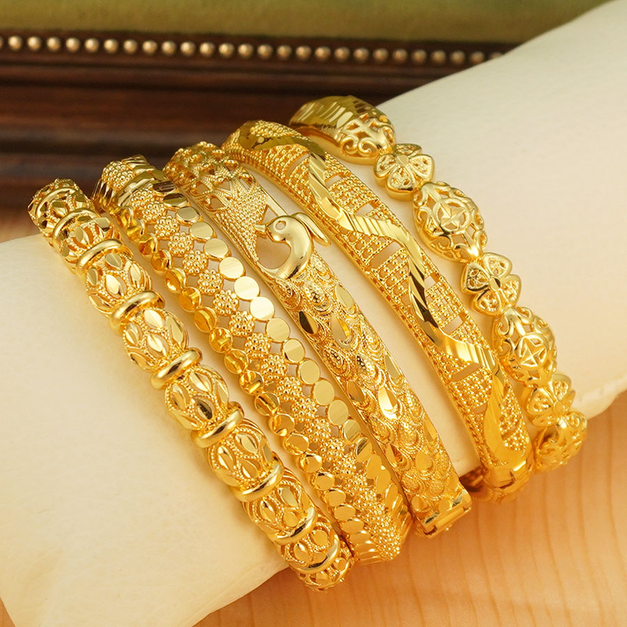 Ethnic Fashion In Dubai - 1 stuks goudkleurige pauw gegraveerde armbandenset