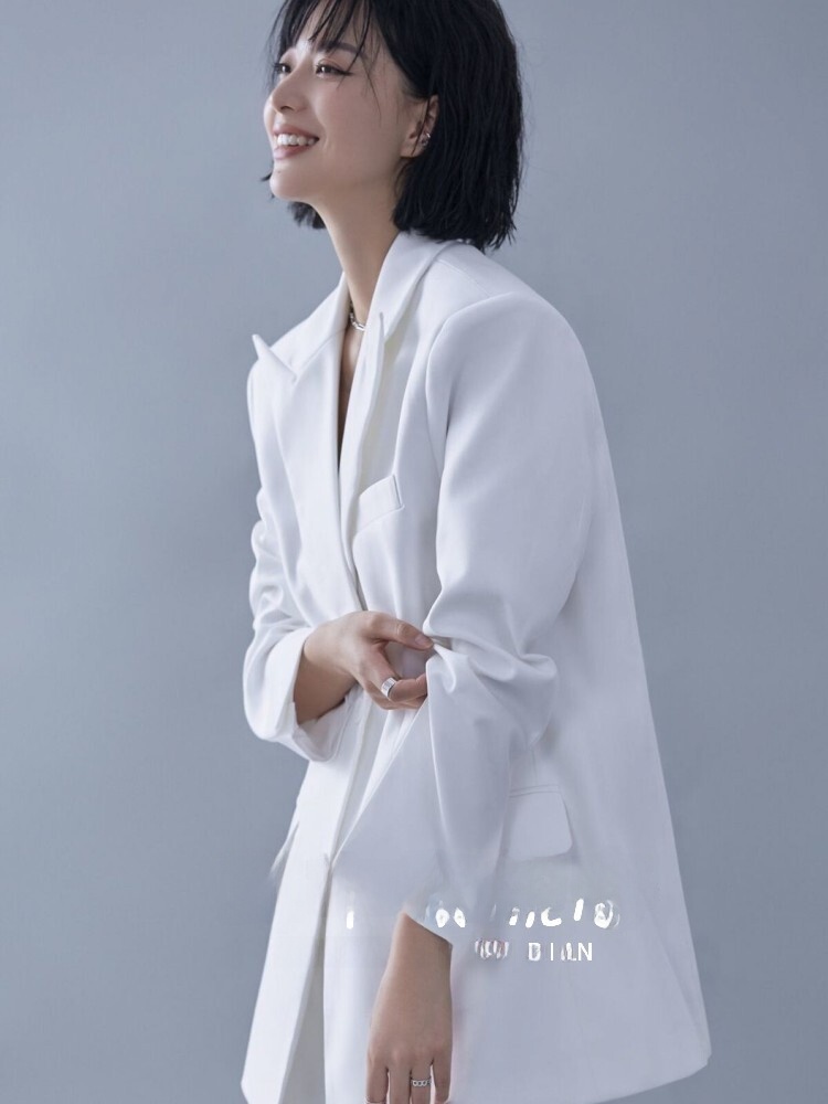 Wit pak Thema Modetijdschrift  - Ethnic Fashion Magazine recensie en prijs